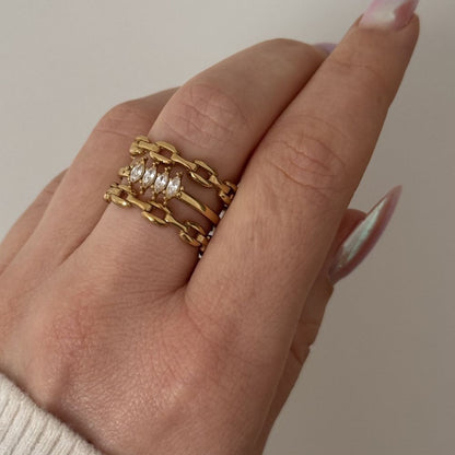 CLASSY CLEO - RING