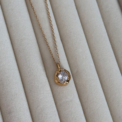 SOFIA - NECKLACE