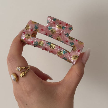 PINK PINEAPPLE - HAIRCLIP