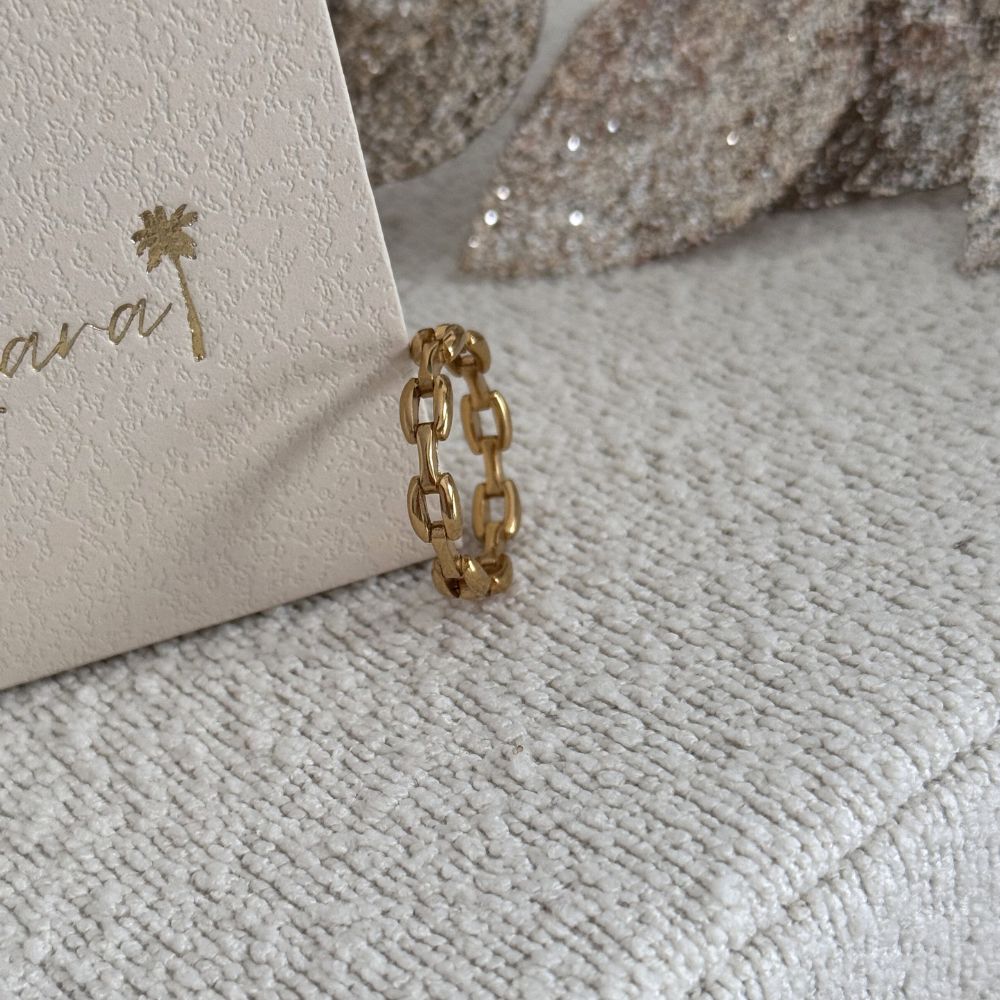 CLASSY CLEO - RING